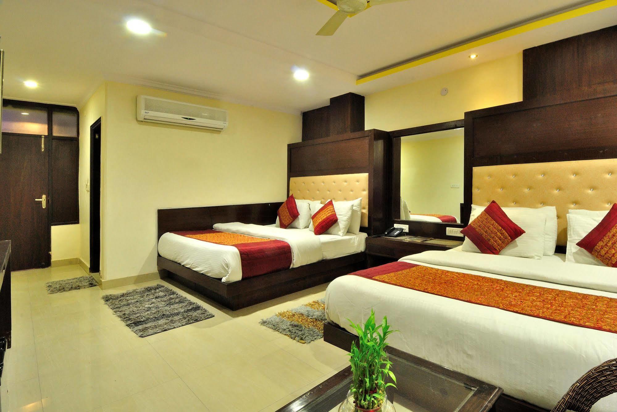 Shelton New Delhi