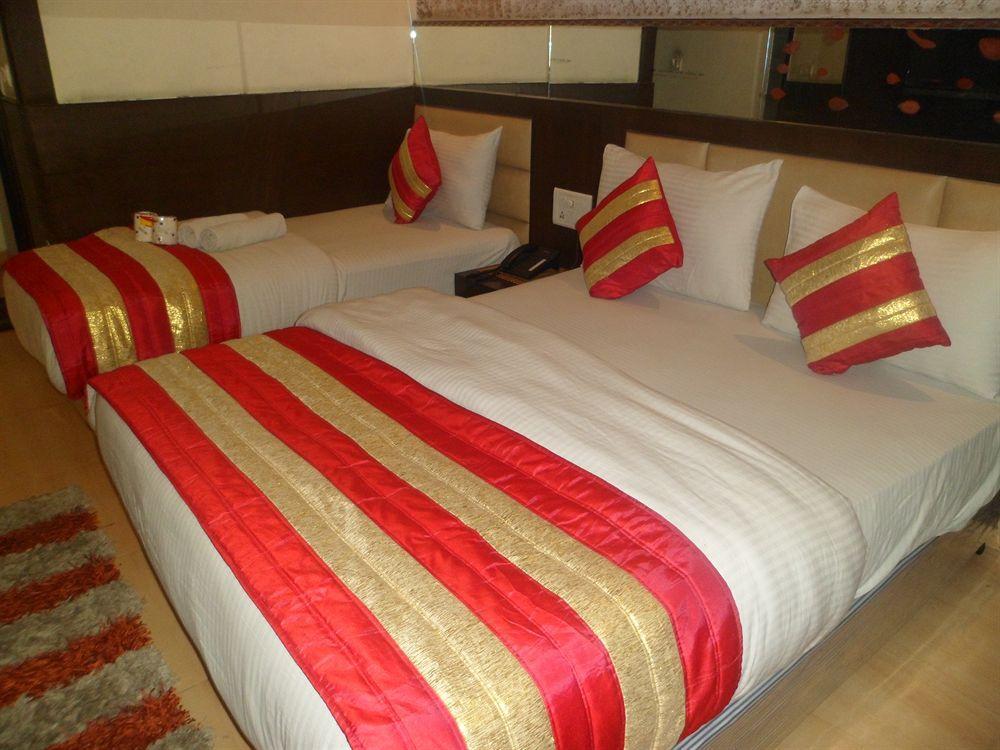 Shelton Hotel New Delhi