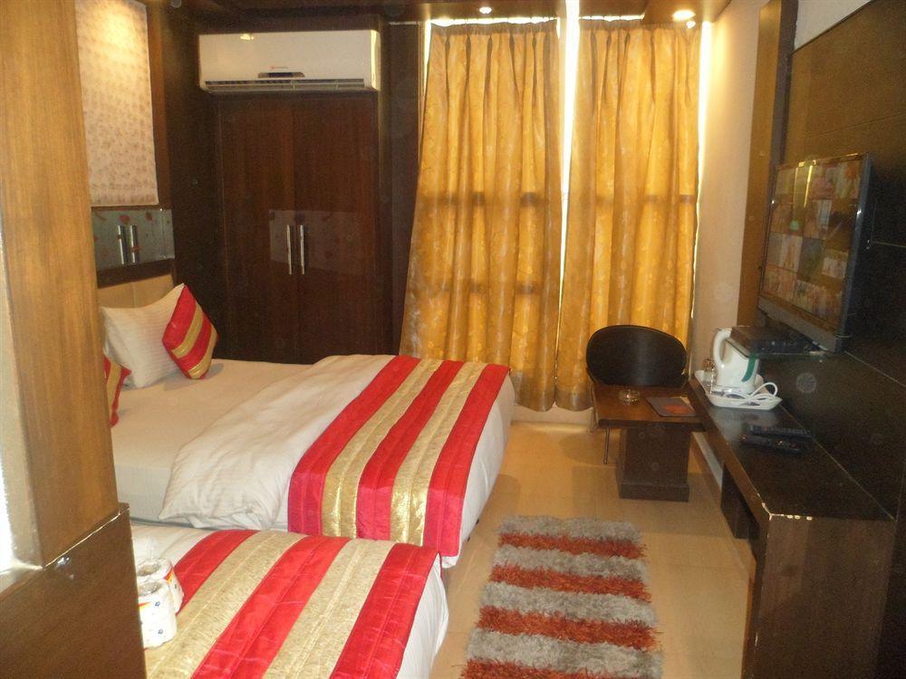Shelton Hotel