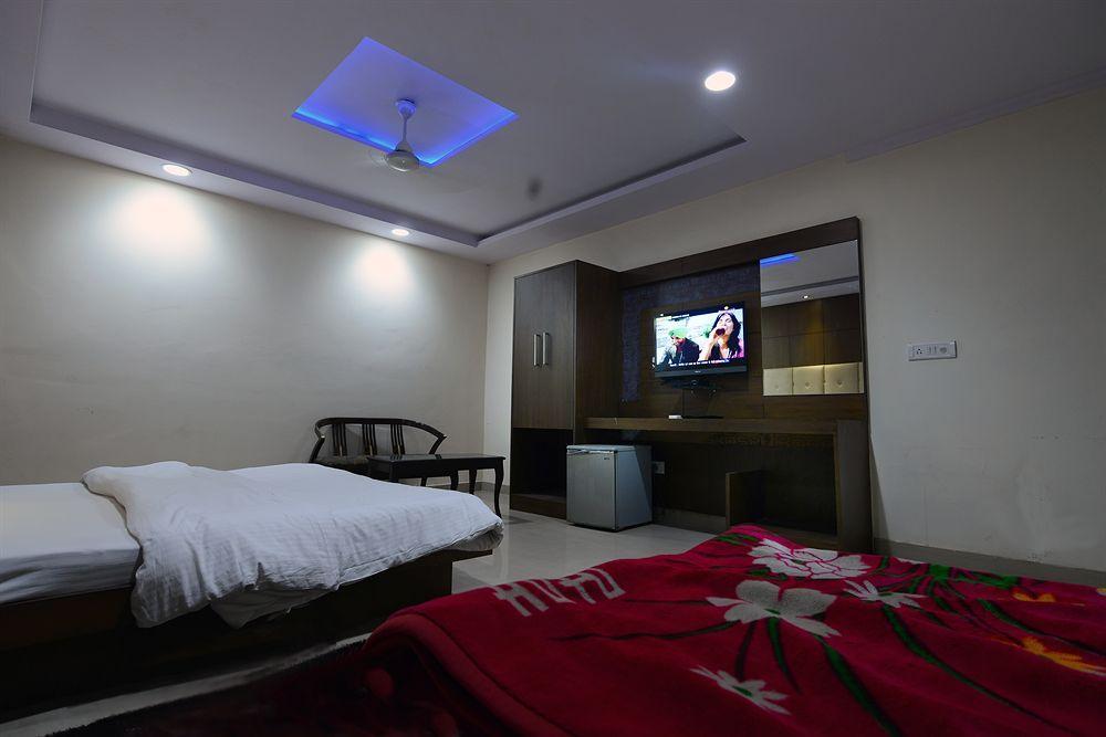 Shelton Hotel 3*