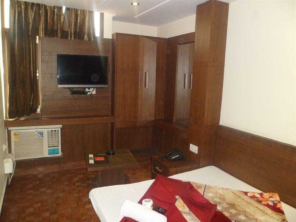 Shelton New Delhi