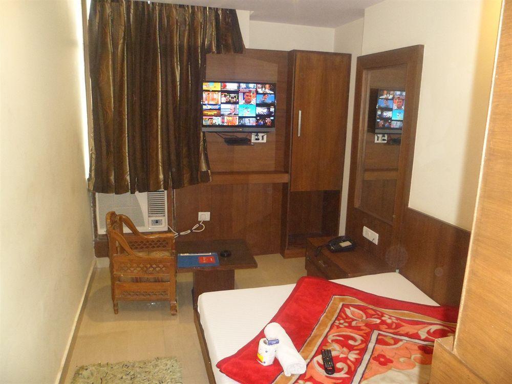 Shelton Hotel