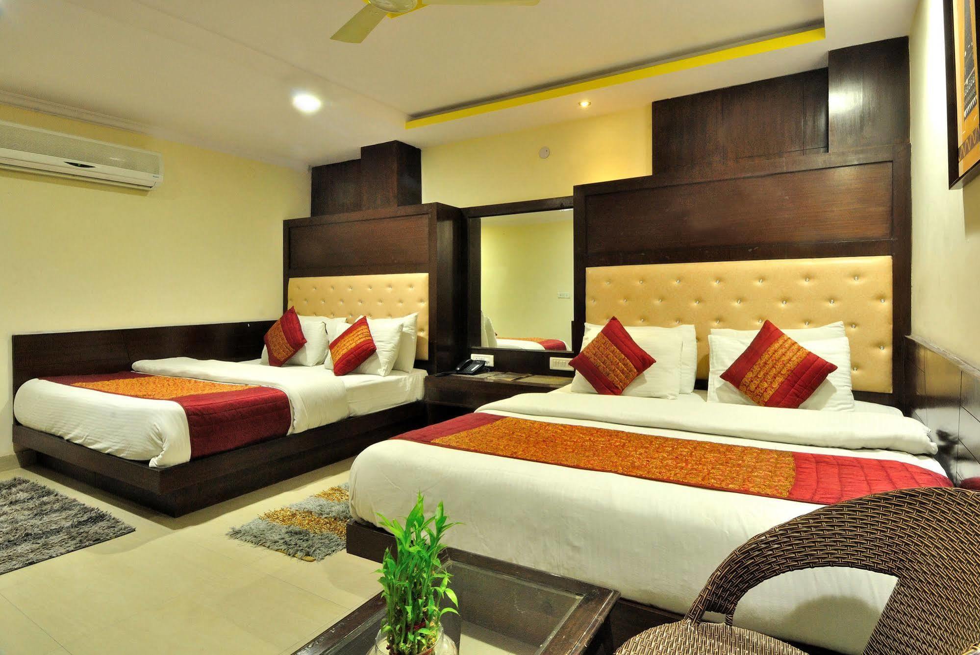 Shelton Hotel New Delhi