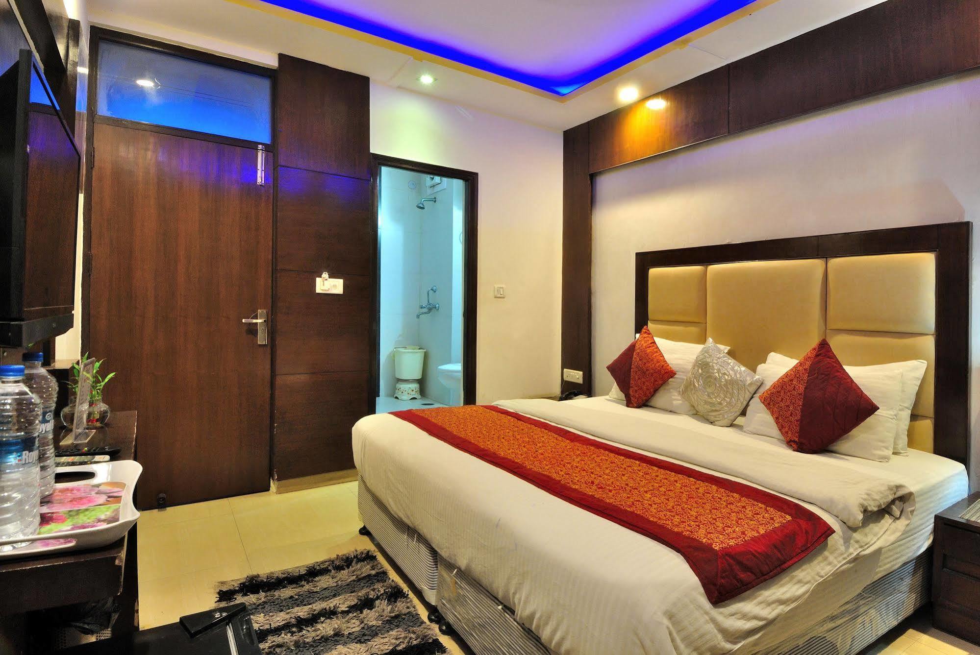 Hotel Shelton New Delhi