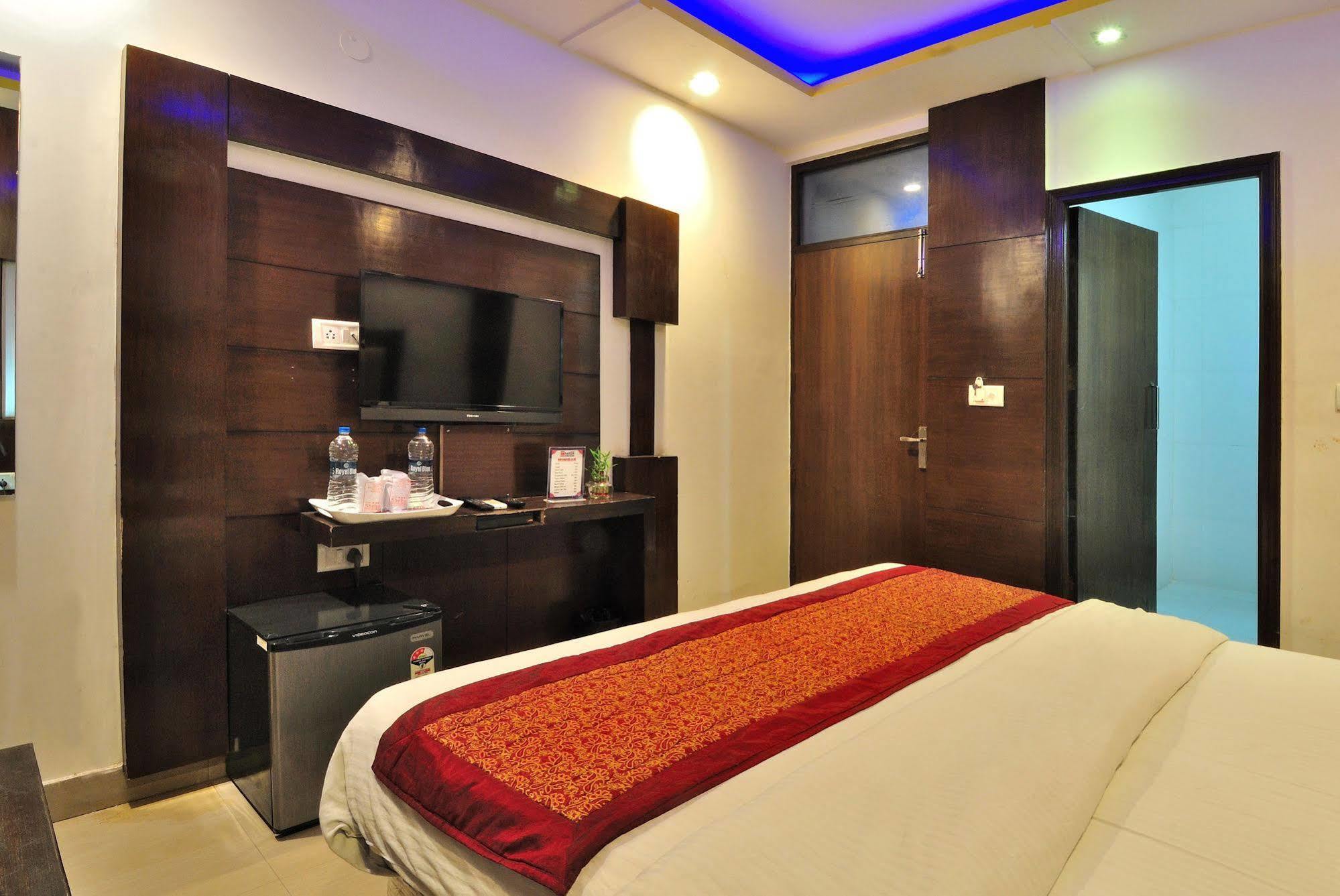 Shelton Hotel 3*