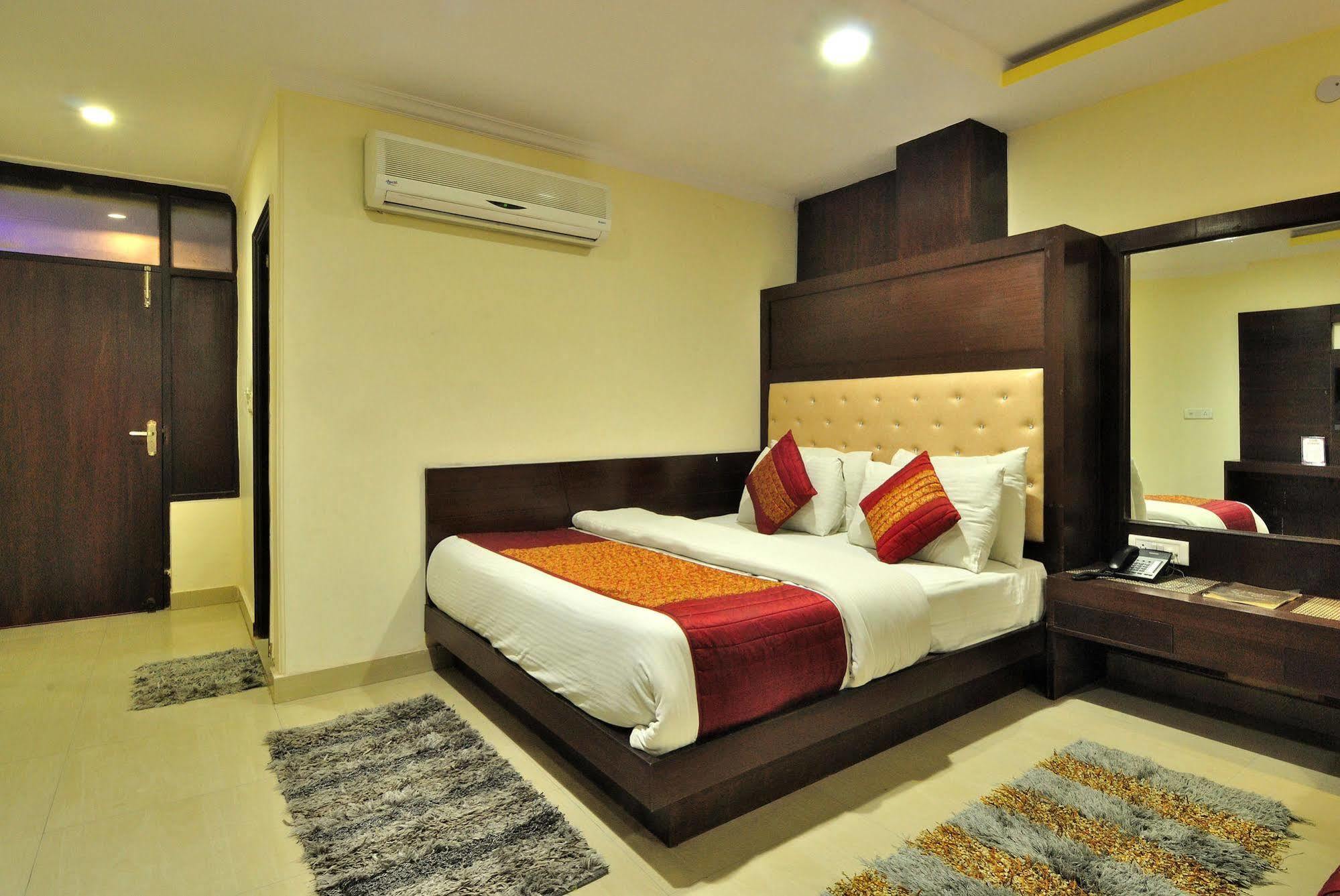 Shelton Hotel